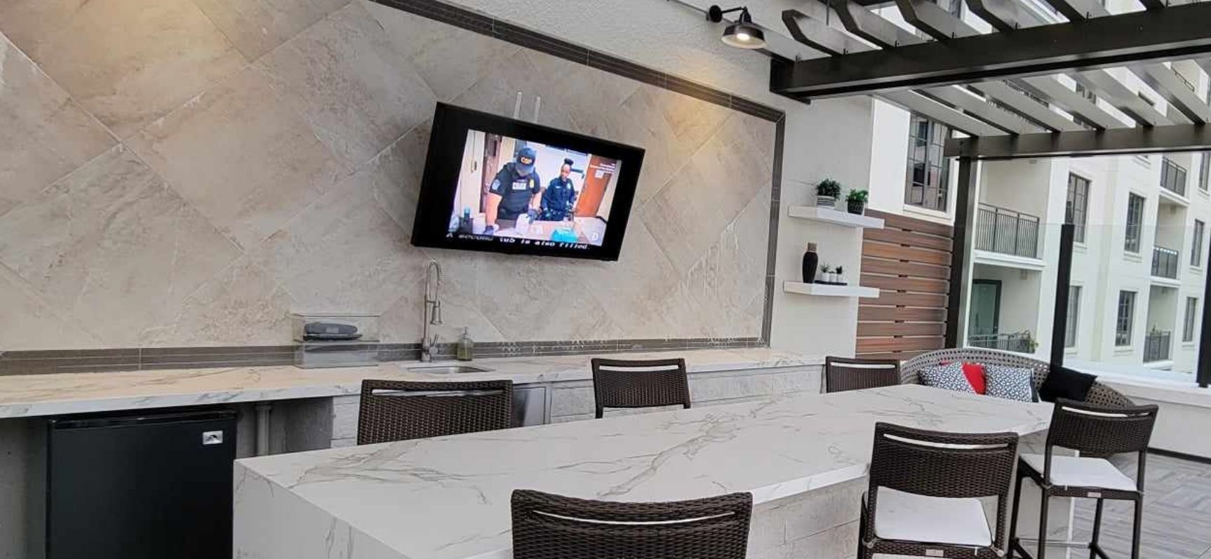 Superior Summer Entertainment with Outdoor TVs and Sound Systems